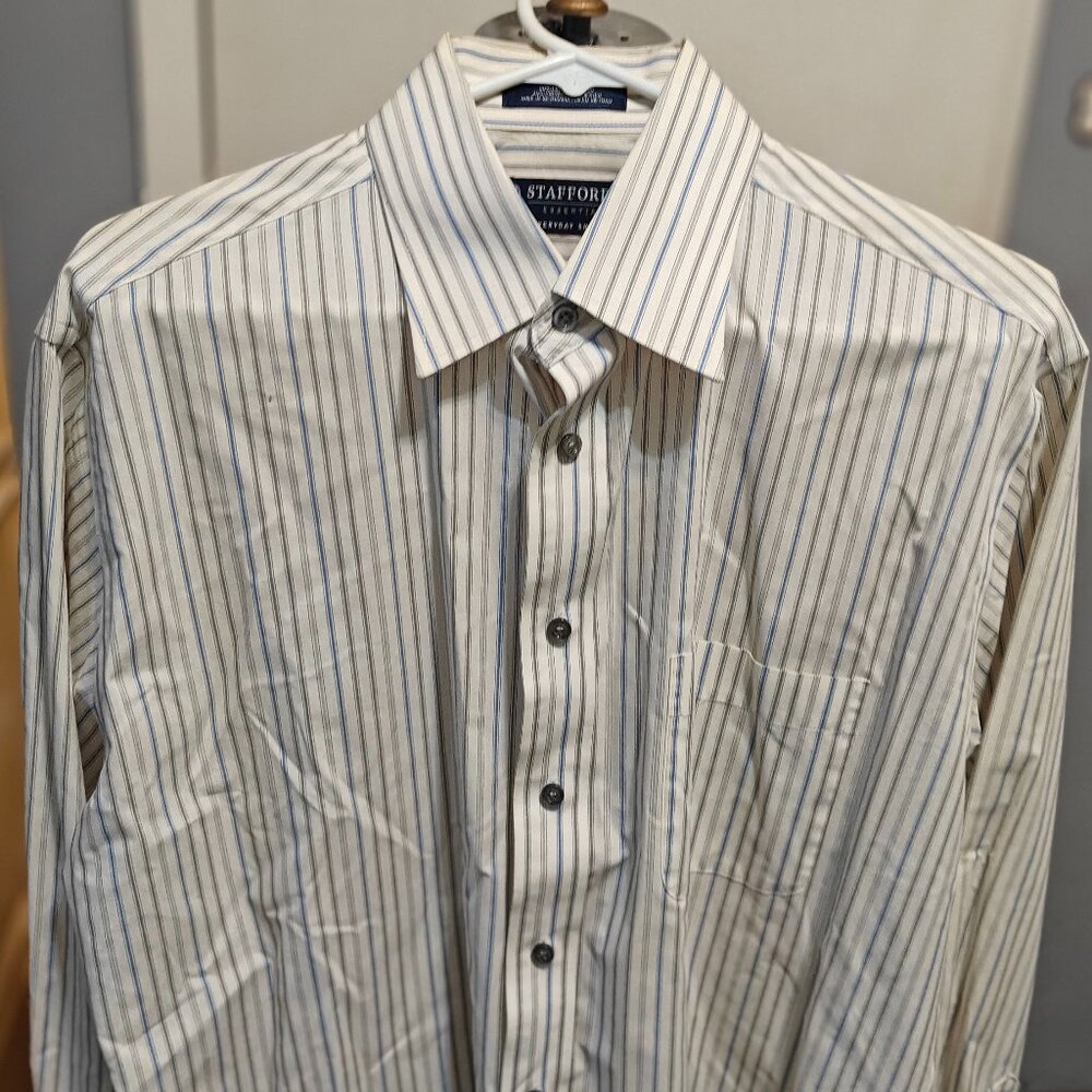 Stafford Mens Fitted Stripe Dress Shirt. Size 34/35 and/or 16 1/2